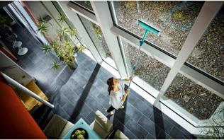 Produktbild Leifheit Fensterwischer Window & Frame Cleaner L micro duo Telescope 210 (1 Stk.)