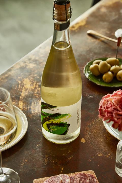 Produktbild The Real Drinks Co. REAL Dry Dragon Non-Alcoholic Fermented Sparkling Tea (1 x 75 cl)