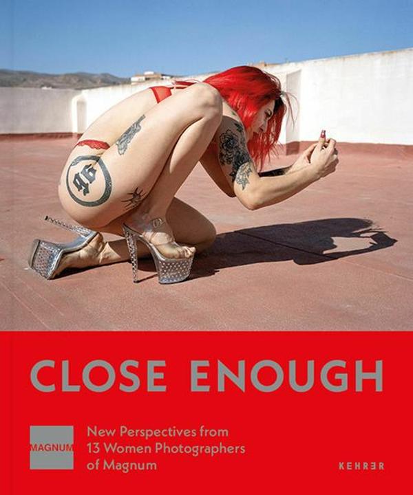 Immagine prodotto Close Enough (Inglese, Cristina de Middel, 2024)