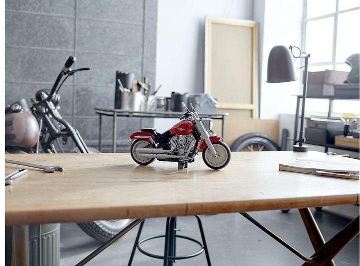 Actual product image LEGO Harley-Davidson Fat Boy (10269, LEGO Creator Expert)