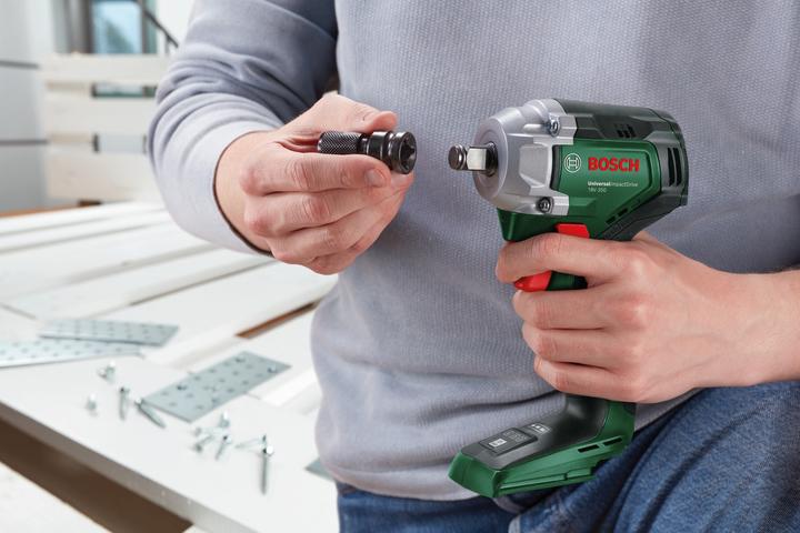 Image du produit Bosch Home & Garden UniversalImpactDrive 18V-350 (Fonctionnement sur batterie)
