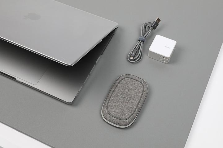 Actual product image Moshi iGlaze for MacBook Pro 16" (2021) (16", Apple)
