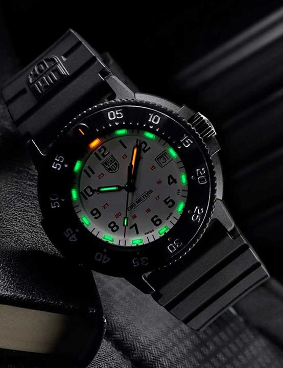Actual product image Luminox Original Navy Seal 3000 Evo Series (Diving watch, 43 mm)