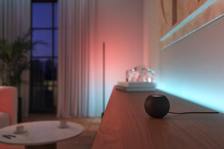 Actual product image Philips Hue Gradient Ambiance Basis (RGB, 200 cm, Indoor)