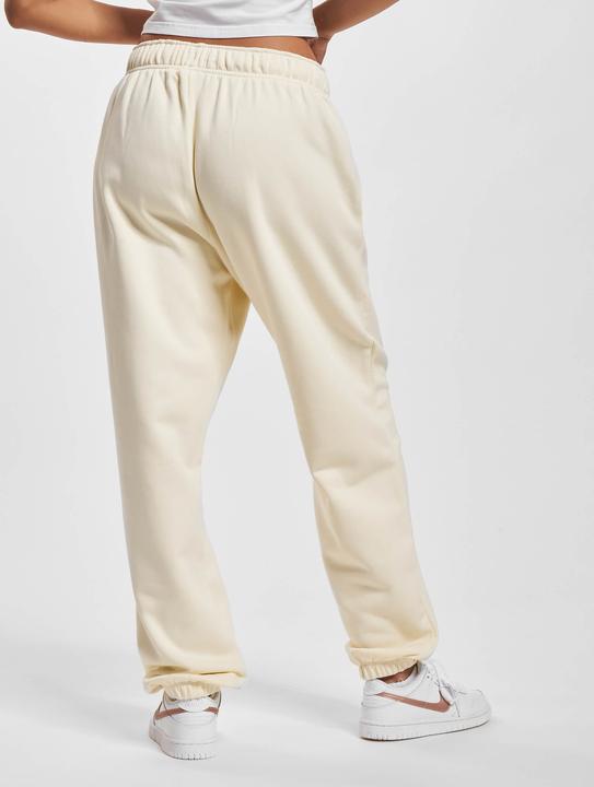 Actual product image Nike NSW Club jogging trousers - 97803 (XS)