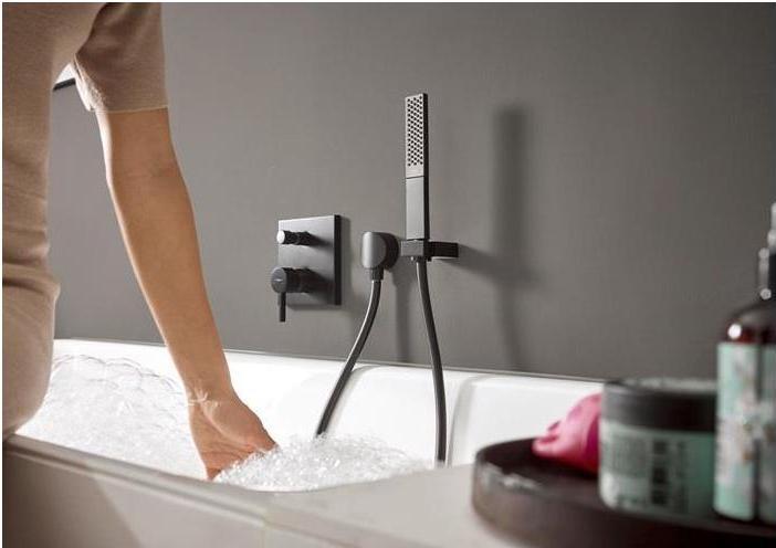 Produktbild hansgrohe Stabhandbrause RAINFINITY 100 1jet (1 Strahlarten, 13.80 l/min)