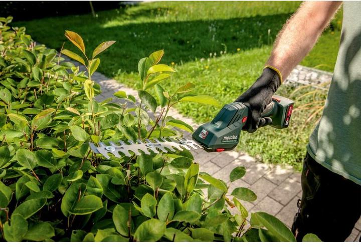Actual product image Metabo PowerMaxx SGS 12 Q Kit (Cordless hedgecutters)