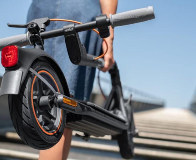 Actual product image Segway-Ninebot F40D (20 km/h, 40 km, 350 W)