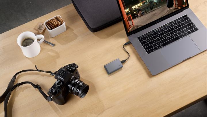 Actual product image LaCie Mobile SSD Secure (2000 GB)