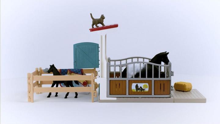 Actual product image Schleich Horse box with mare and foal