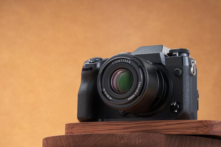 Produktbild TTArtisan AF 56mm f/1,8 für Fuji X (Fujifilm X, APS-C / DX)