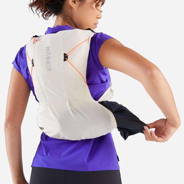 Immagine prodotto Kiprun Laufrucksack Trailrunning 10 Liter - Bag 900 beige (10 l)