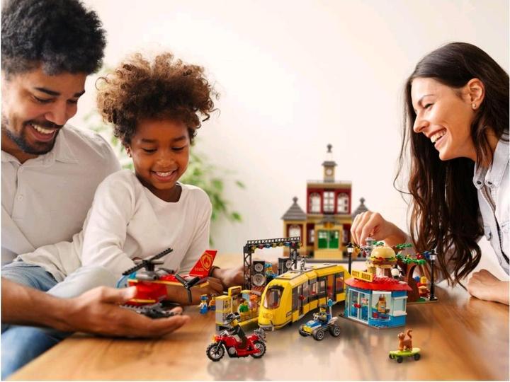 Image du produit LEGO Place de la ville (60271, LEGO City)