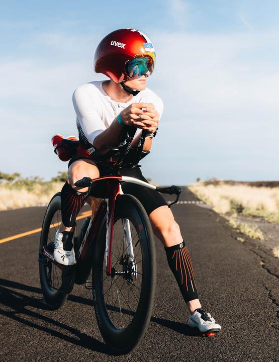 Produktbild Compressport R2 Aero (30, 31, 33, 32 C, 34 C)