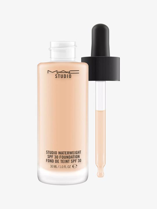 Actual product image MAC Cosmetics Studio Waterweight (No. NW15)