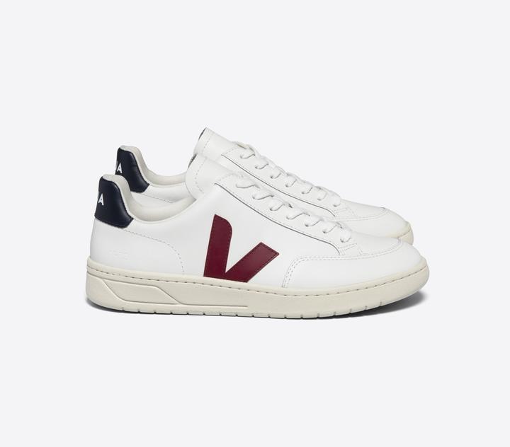 Actual product image Veja V-12 (42)
