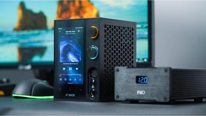 Actual product image FiiO R7 (USB-DAC, Display, Microphones, gain switch, Bluetooth, Wi-Fi)