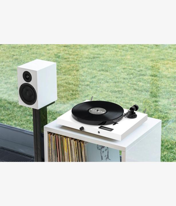 Actual product image Pro-Ject Jukebox E1 OM5e Platenspeler Ingebouwde Versterker 2x25w - Wit