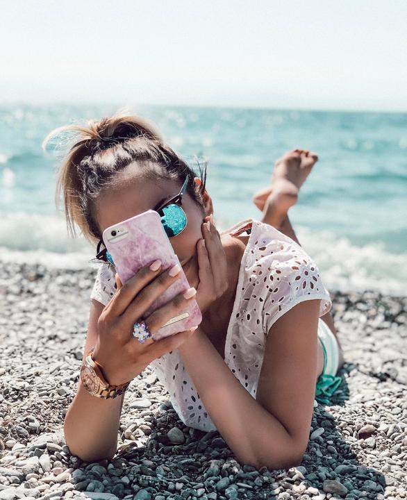 Actual product image iDeal Of Sweden Pelion Pink Marble (Apple iPhone 11 Pro)