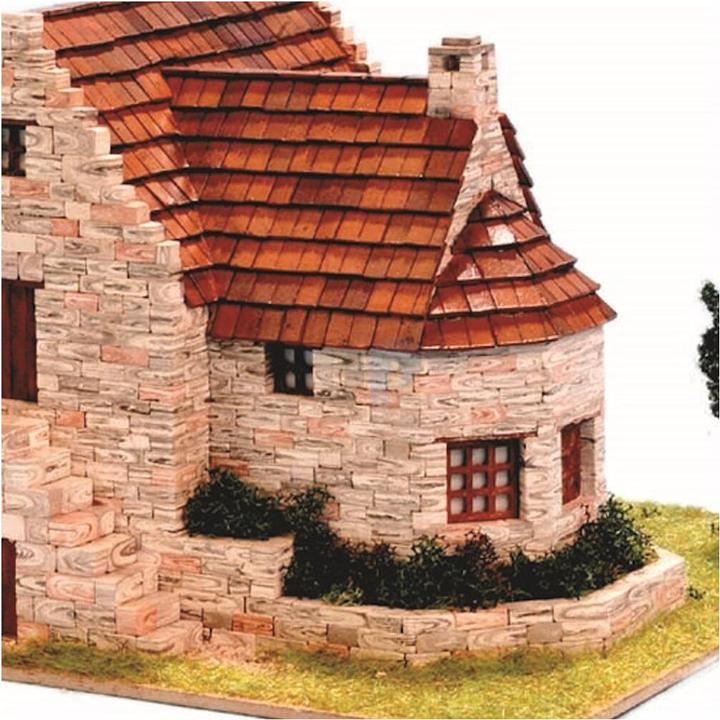 Produktbild Block Cuit. 3D Keramik-Modelbausatz -Altes Englisches Haus «Old Cottage 2» (26 x 14 x 22 cm)