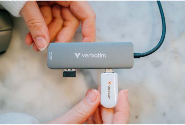 Image du produit Verbatim Plectra White 64GB USB-C Flash Drive 30228 (64 Go, USB-C)