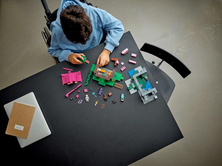 Produktbild LEGO Das Trainingsgelände (21183, LEGO Minecraft)