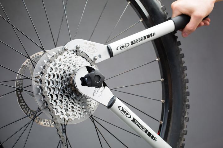 Actual product image VAR Sprocket puller RL-27000 Chain whip