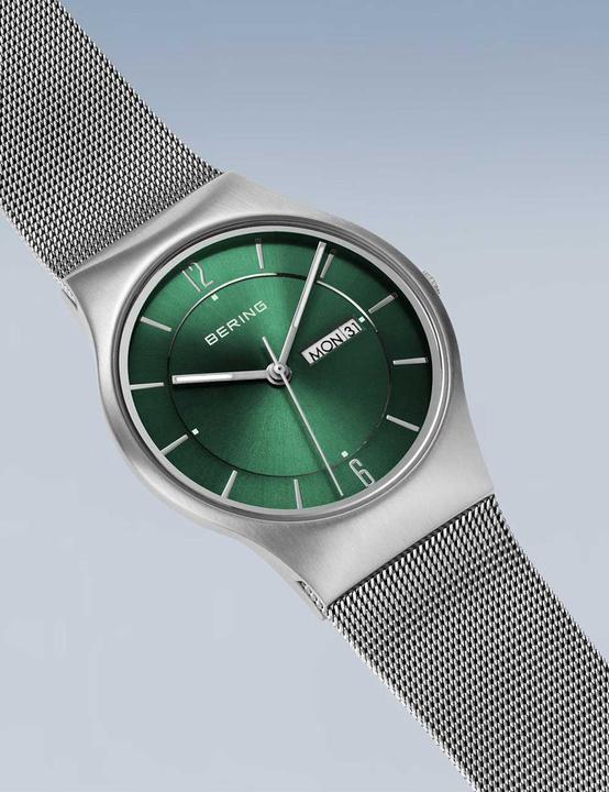 Actual product image Bering Classic (Analogue wristwatch, 40 mm)