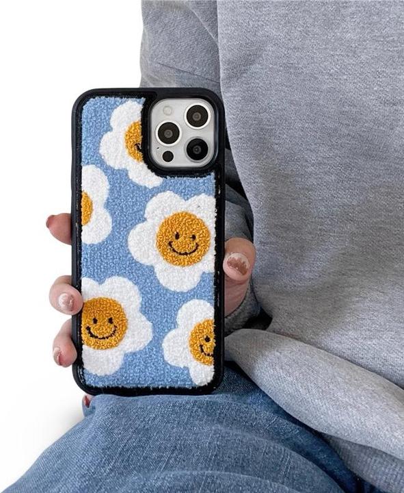 Immagine prodotto RPD iPhone 15 Pro Max - Flower Smiles Knit Case - Blau mit Stickerei (Apple iPhone 15 Pro Max)