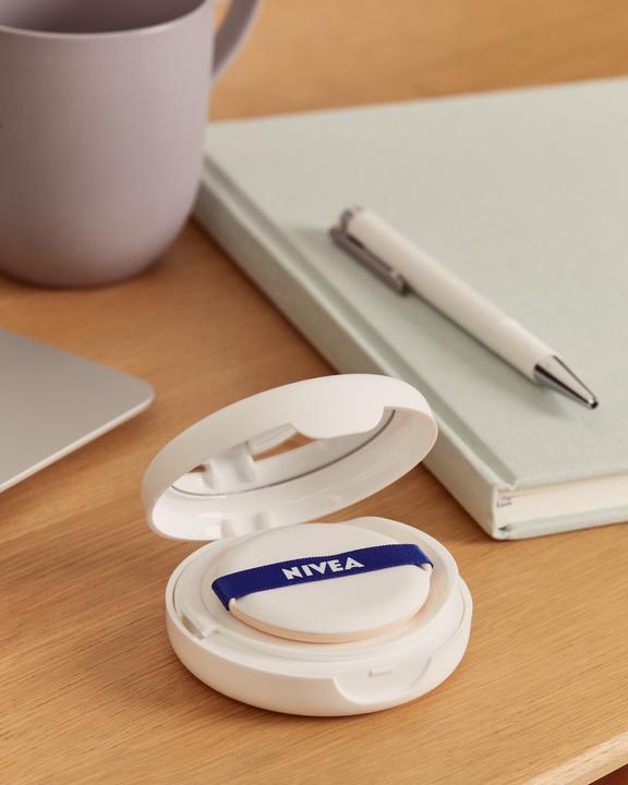 Produktbild NIVEA Cellular Expert Finish 3in1 Pflege Cushion (03 Dark)