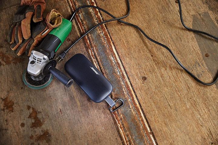 Produktbild Bose SoundLink Flex (12 h, Akkubetrieb)