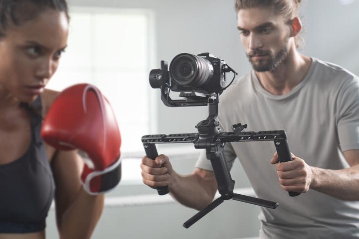 Immagine prodotto DJI RSC 2 (Fotocamera di sistema, Fotocamera reflex, 3 kg)