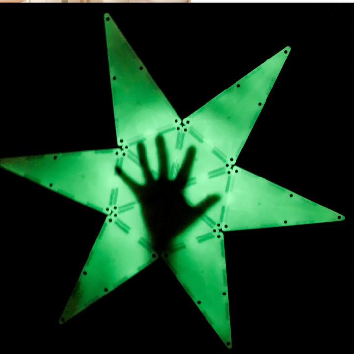 Actual product image Magna-Tiles Glow in the Dark Set (16 pieces)