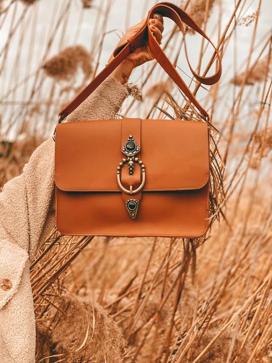 Produktbild Only-Bags.Store Bohemian Bag, Leder Crossbody Bag, Schwarze Lederhandtasche, aus Vollnarbenleder