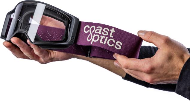 Image du produit Coast Optics Alta 2 Goggle schwarz, Band violett mit klarem Glas