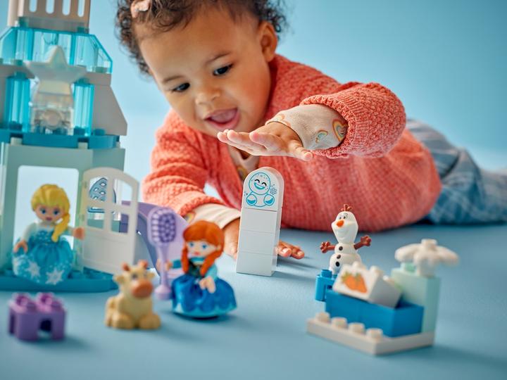 Actual product image LEGO Annas und Elsas Party im Eispalast (10455)