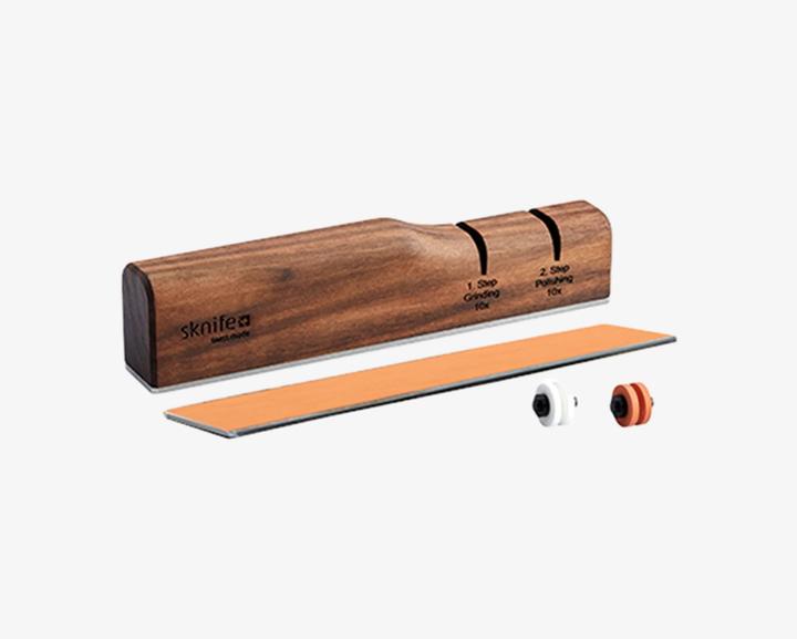 Image du produit Sknife Affûteur en bois de noyer avec courroie en cuir