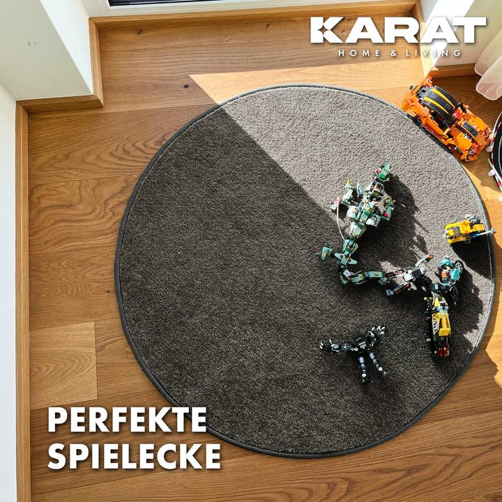 Actual product image Karat Crocodile (66 x 66 cm)