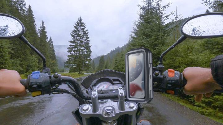 Actual product image Interphone ARMORPRO phone holder for handlebar mounting