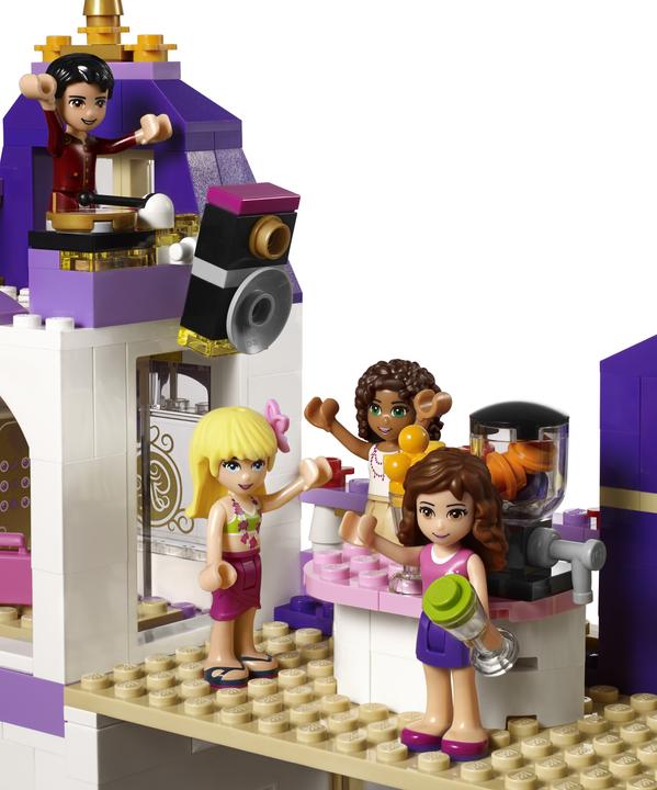 Actual product image LEGO Friends Heartlake Grand Hotel (41101, LEGO Friends)