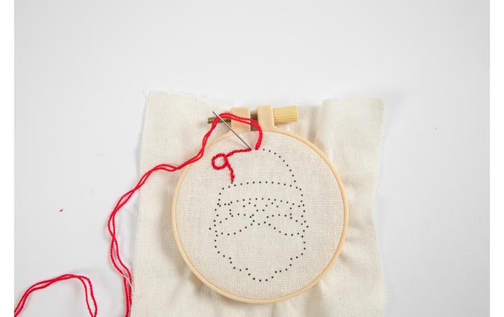 Produktbild Creativ Company Bastelset Sticken Nikolaus