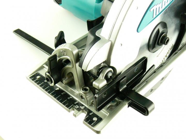 Actual product image Makita BSS 610 Battery Circular Saw 18V 165 mm Solo - without battery, without charger