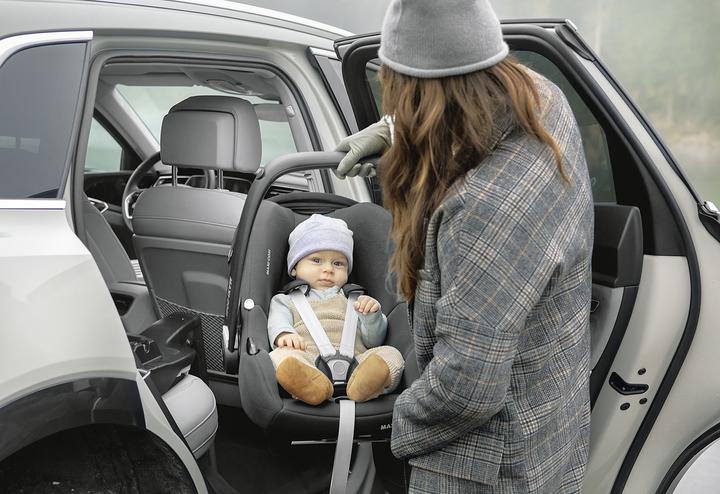 Produktbild Maxi-Cosi CabrioFix I-Size Essential Black (Babyschale, ECE R129/i-Size Norm)