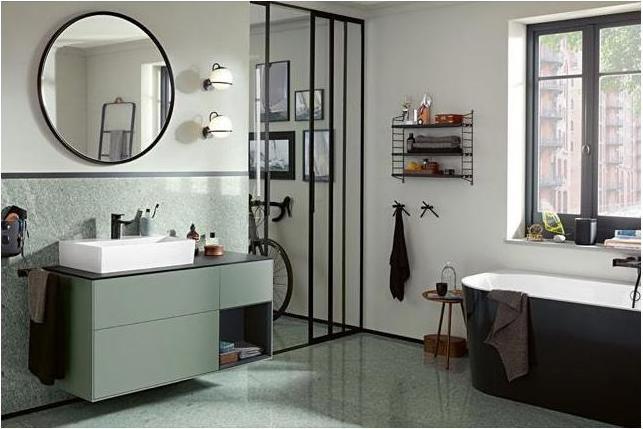 Actual product image Villeroy & Boch V&B Rear Wall Bath OBERON 2.0 m Schü Colour on Demand 1800x800mm white (180 cm, 80 cm)
