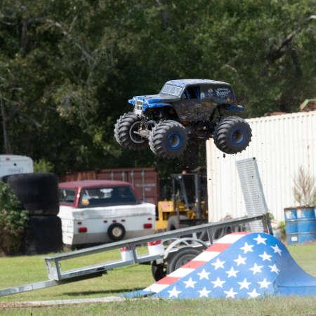 Produktbild Team Losi Racing SonUvaDigger (RTR Ready-to-Run)