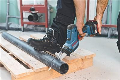 Productafbeelding Bosch Professional Accu reciprozaag GSA 18 V-Li C 2x ProCORE18V 4.0Ah +GAL18V-40