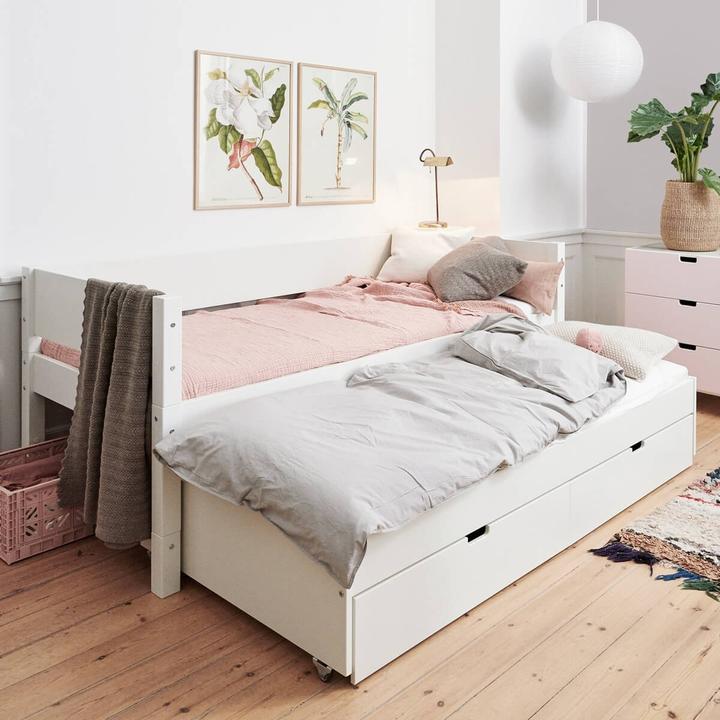 Actual product image Manis-h Manis h LUNA Cot with pull-out bed and 2 drawers Snow white with beech posts (90 x 200 cm)