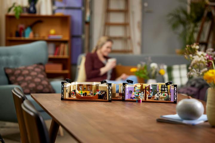 Immagine prodotto LEGO Amici Appartamenti (10292, LEGO Friends, Set LEGO rari)