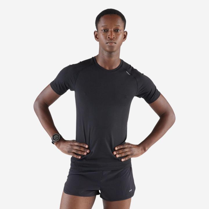 Kiprun Laufshirt kurzarm - 500 Komfort Slim schwarz