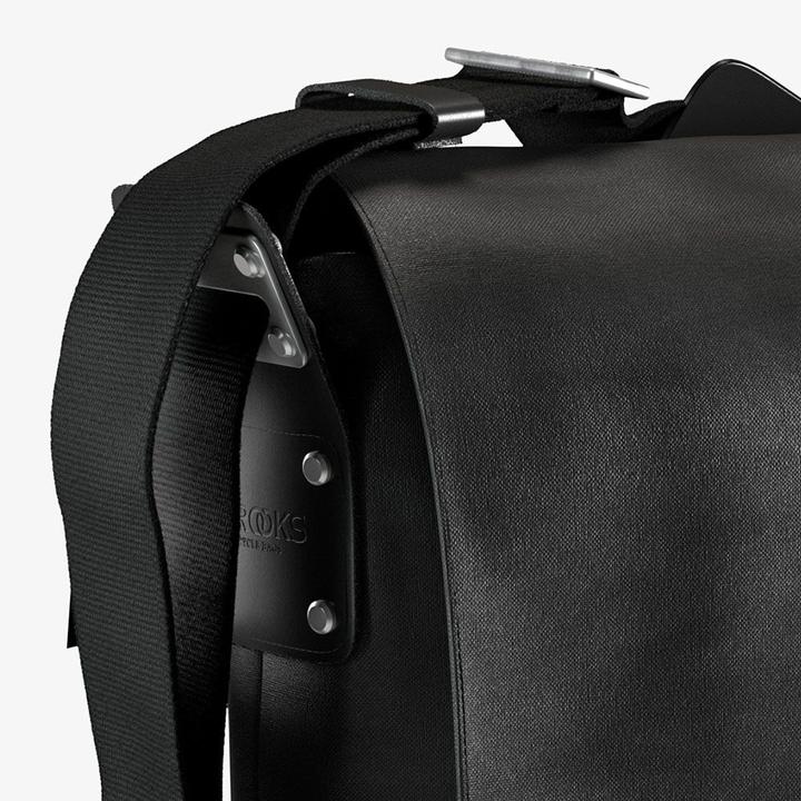 Actual product image Brooks England Barbican Canvas (13 l)